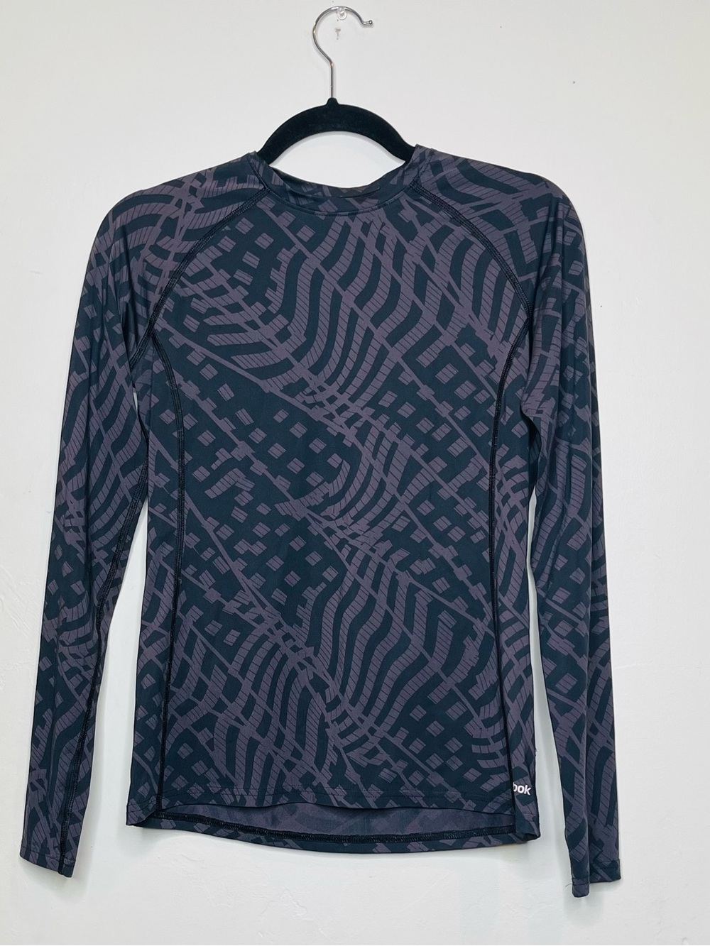 Reebok Women’s Printed Long Sleeve Athletic Workout Top Gray Size Medium